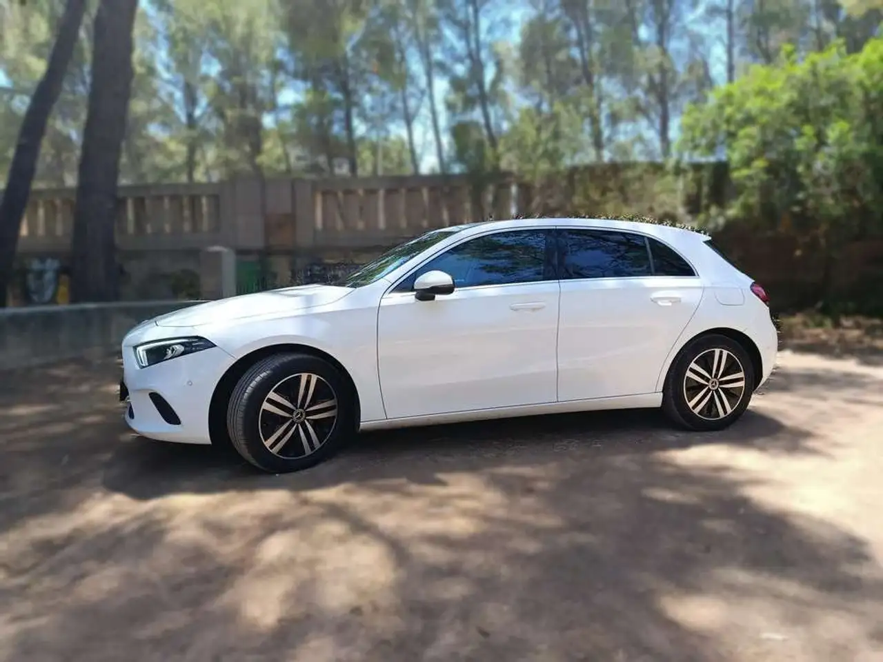 Mercedes-Benz A 180 180d — photo 1 of 2