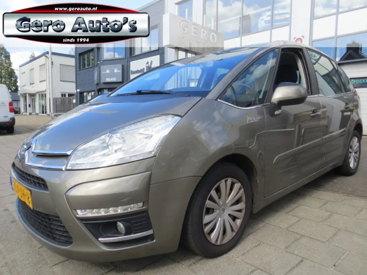 Citroen C4 Picasso 1.6 THP Tendance EGS automaat vol opties panorama — photo 1 of 15