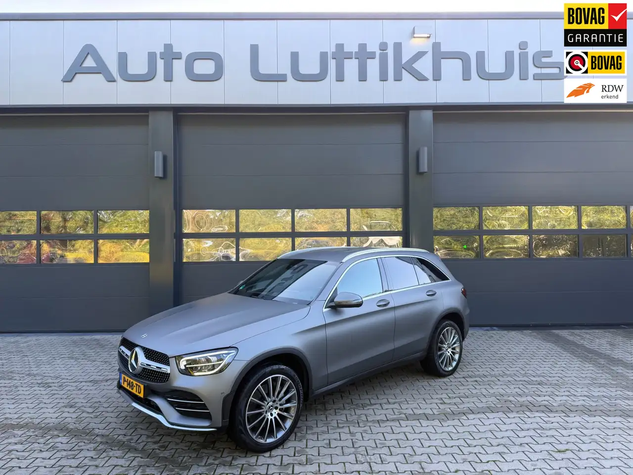 Mercedes-Benz GLC 300 300de 4MATIC AMG Trekhaak Plug in Hybride — photo 1 of 38