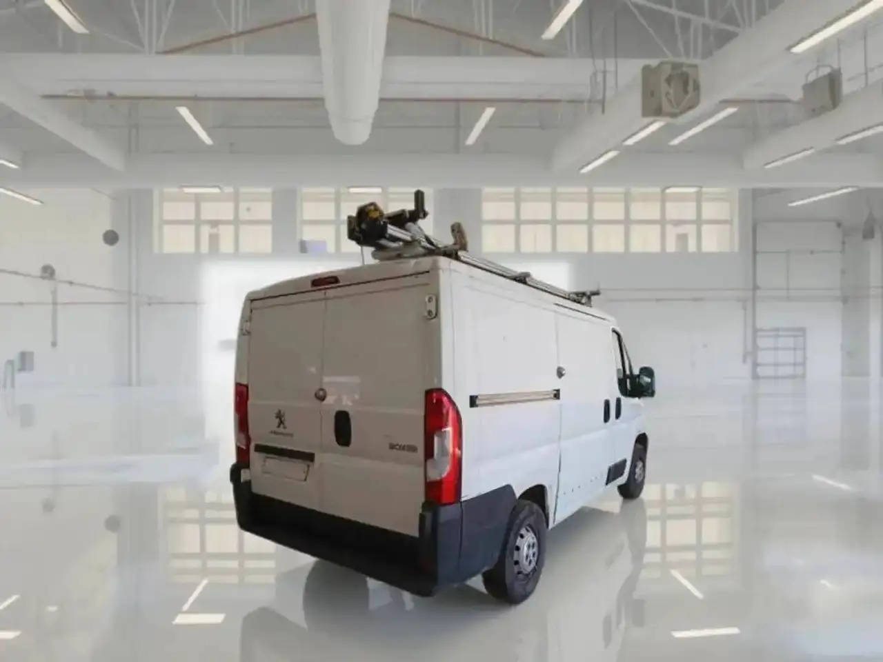 2018 Peugeot Boxer 330 L1H1 2.0 BLUEHDI 110CV - FR451ST, photograph 2