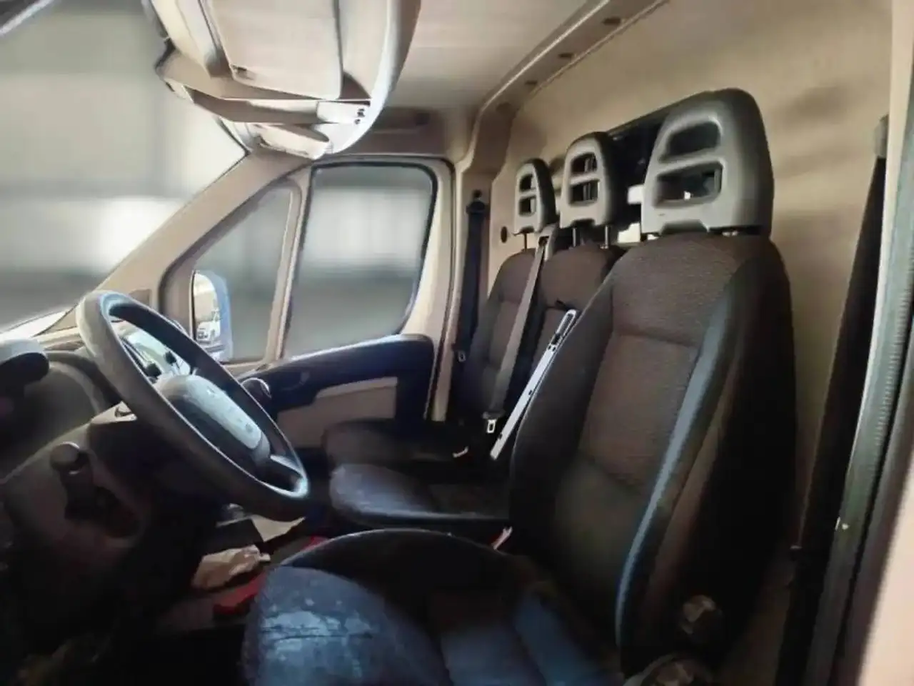 2018 Peugeot Boxer 330 L1H1 2.0 BLUEHDI 110CV - FR451ST, photograph 3