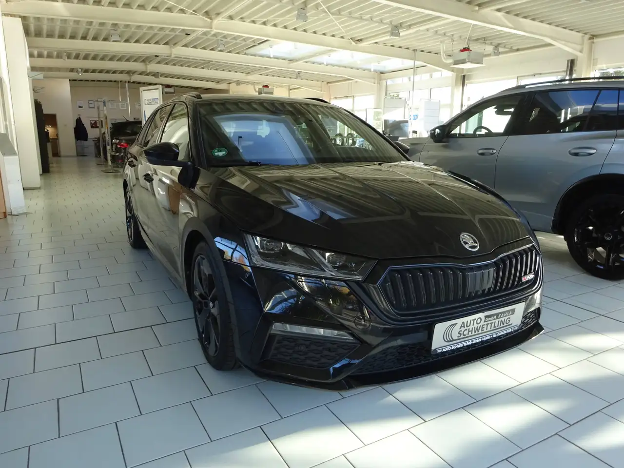 Skoda Octavia Octavia Combi Diesel IV Combi 2.0 TDI DSG RS — photo 1 of 21