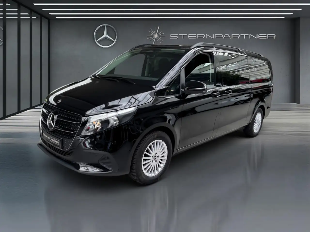Mercedes-Benz V 300 d 4M Style Extralang MBUX+Burmester+DAB — photo 1 of 22