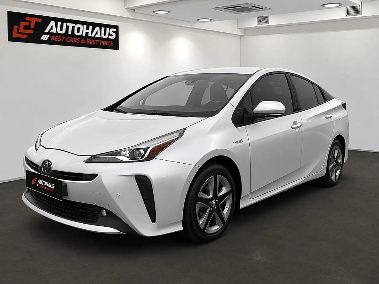 Toyota Prius 1,8 VVT-i Hybrid Lounge | 1.BESITZ | ALLRAD | — photo 1 of 20