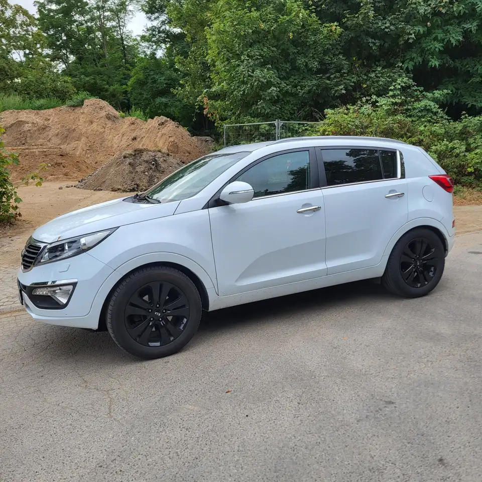Kia Sportage 2.0 CVVT 2WD Vision — photo 1 of 18