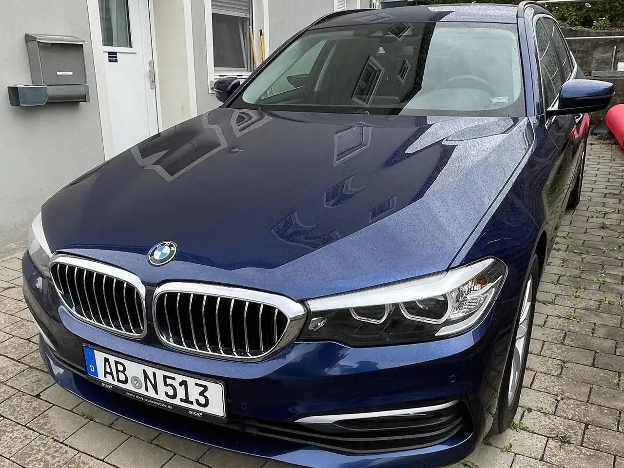 BMW 520 520d Touring Aut. — photo 1 of 9