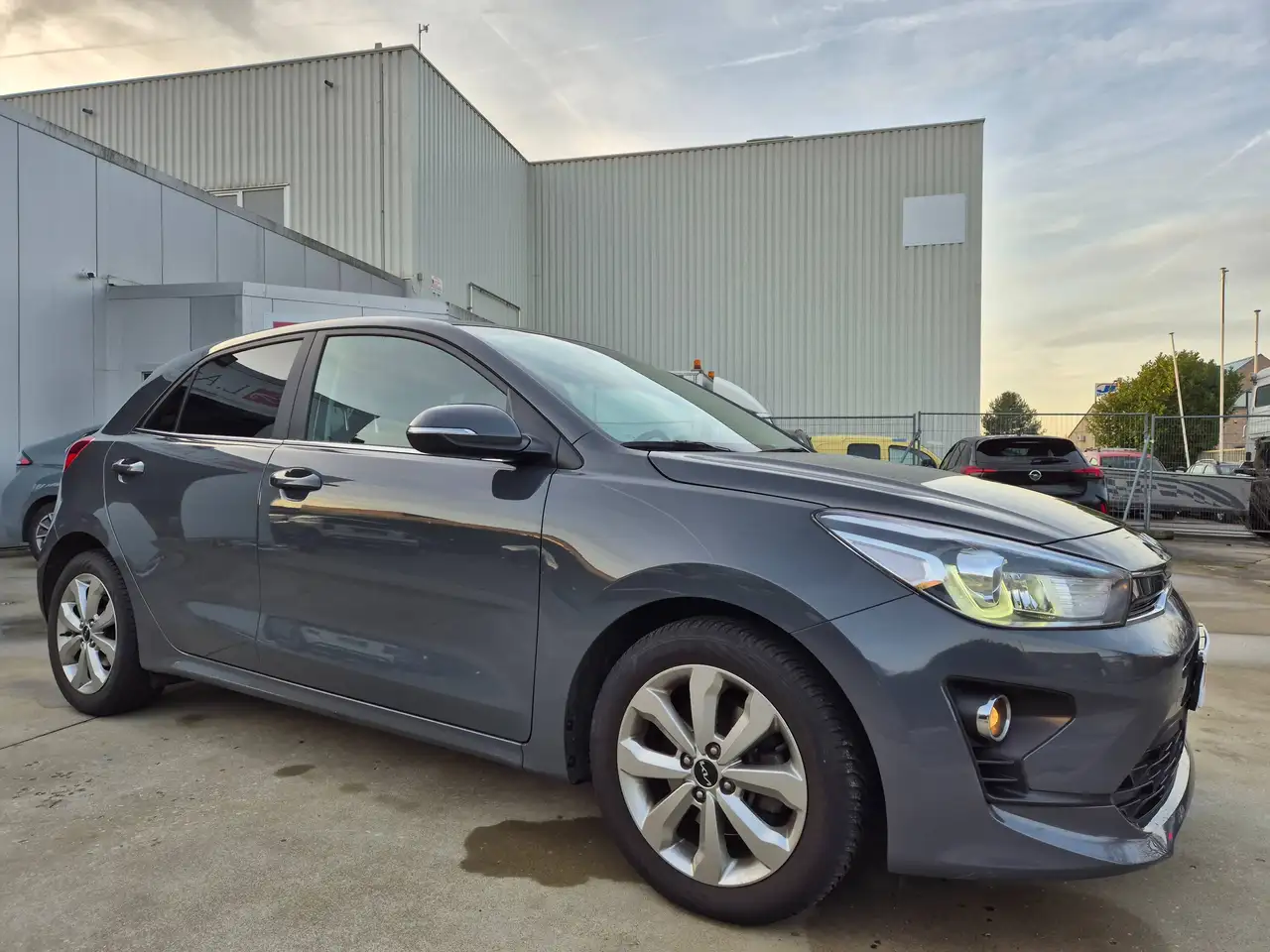 Kia Rio 1.0Ti 100cv // AUTO. 7DCT // 33.534 KM !! 2023 !! — photo 1 of 15