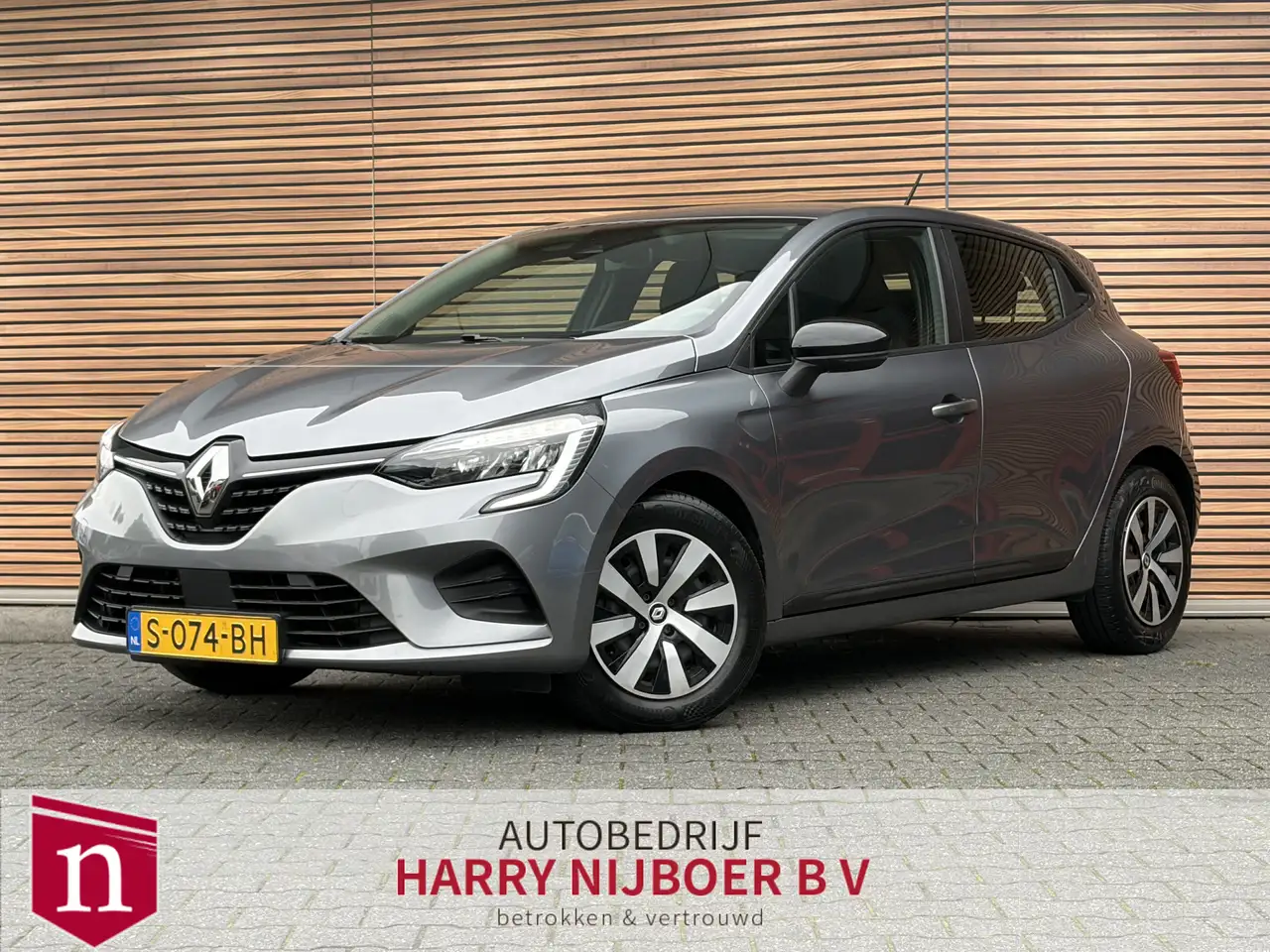 Renault Clio 1.0 TCe 90 Equilibre Carplay / Navi / Cruise — photo 1 of 40