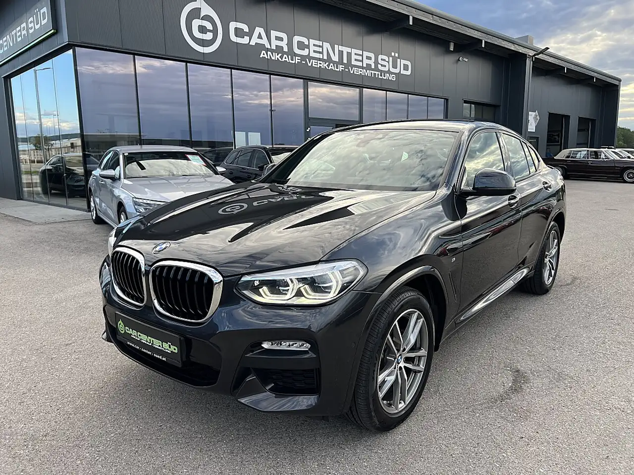 BMW X4 xDrive20d M Sport — photo 1 of 33