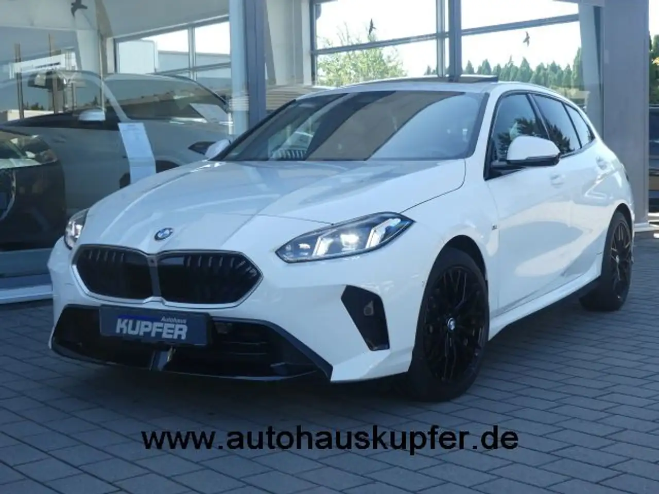 BMW 120 d M Sportp. ACC Pl.*Pano*Headup+HarmKard°AHK — photo 1 of 31