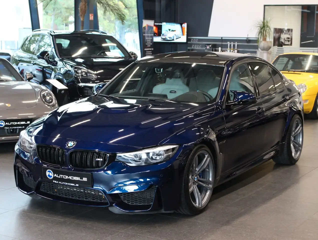 BMW M3 LCI Tansanitblau*H&K*HUD*DE*TOP — photo 1 of 32