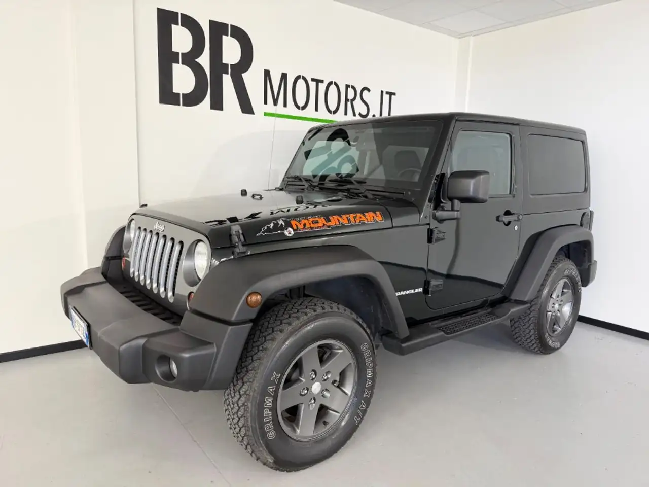 Jeep Wrangler 2.8 CRD DPF Mountain — photo 1 of 13