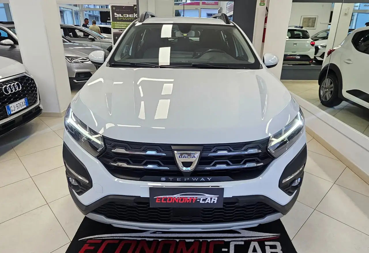 Dacia Sandero Sandero Streetway 1.0 TCe ECO-G Essential — photo 1 of 14