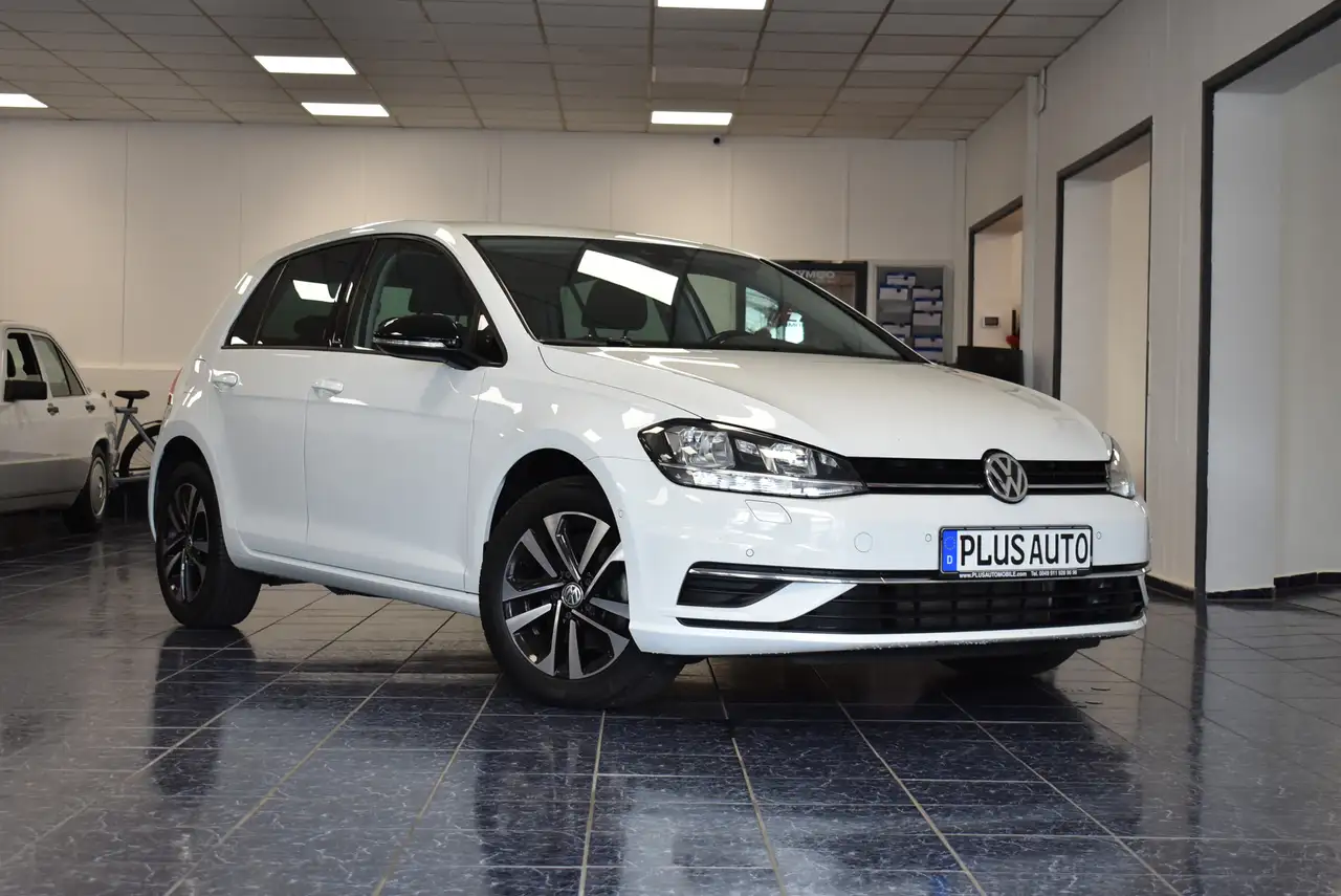 Volkswagen Golf IQ.DRIVE Start-Stop Klimaaut Navi Kamer AHK — photo 1 of 15