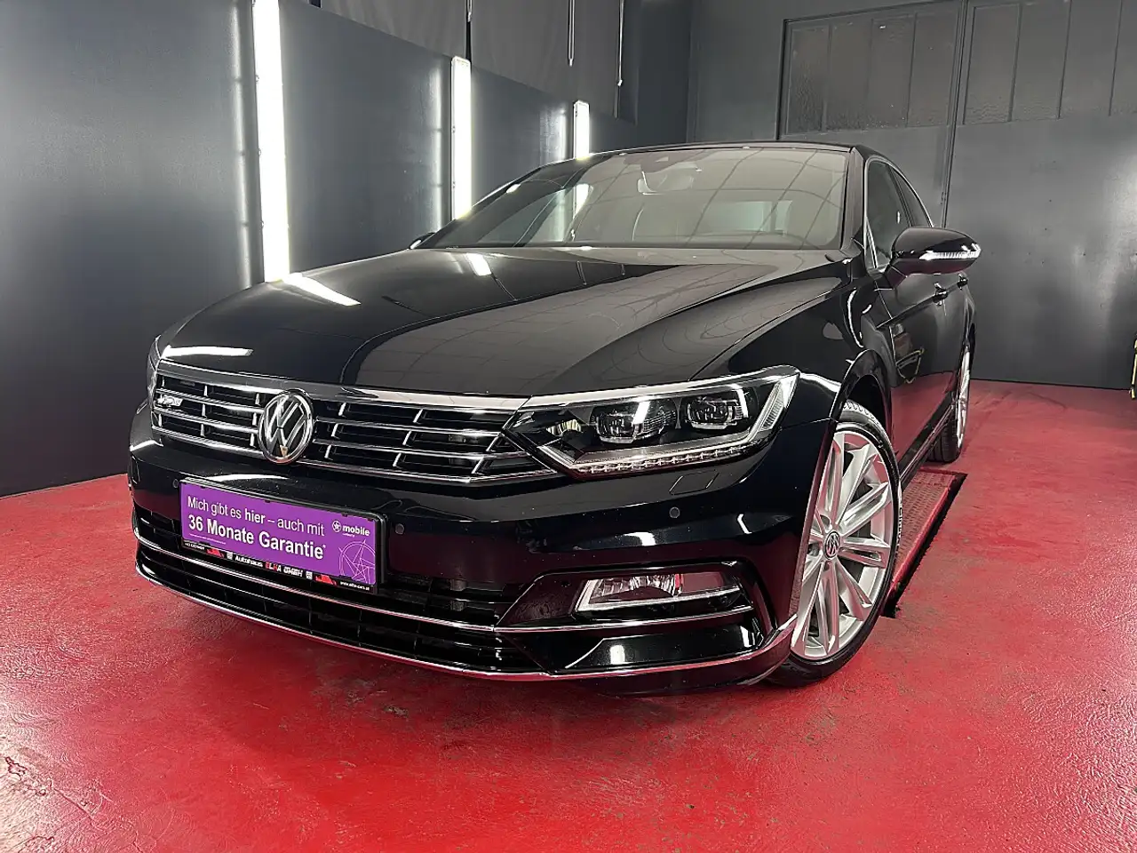 Volkswagen Passat Highline *R-Line *Limousine *Panorama *1.Besitz — photo 1 of 40
