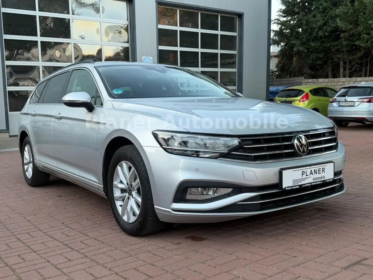 Volkswagen Passat Variant Navi Sitzh. LED Service neu — photo 1 of 15