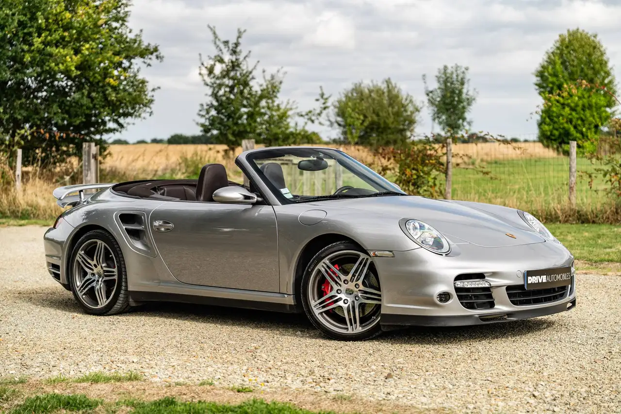 Porsche 911 Porsche 911 "997.1" Turbo Cabriolet - Origine France / Argent GT sur Cocoa / BVM — photo 1 of 15