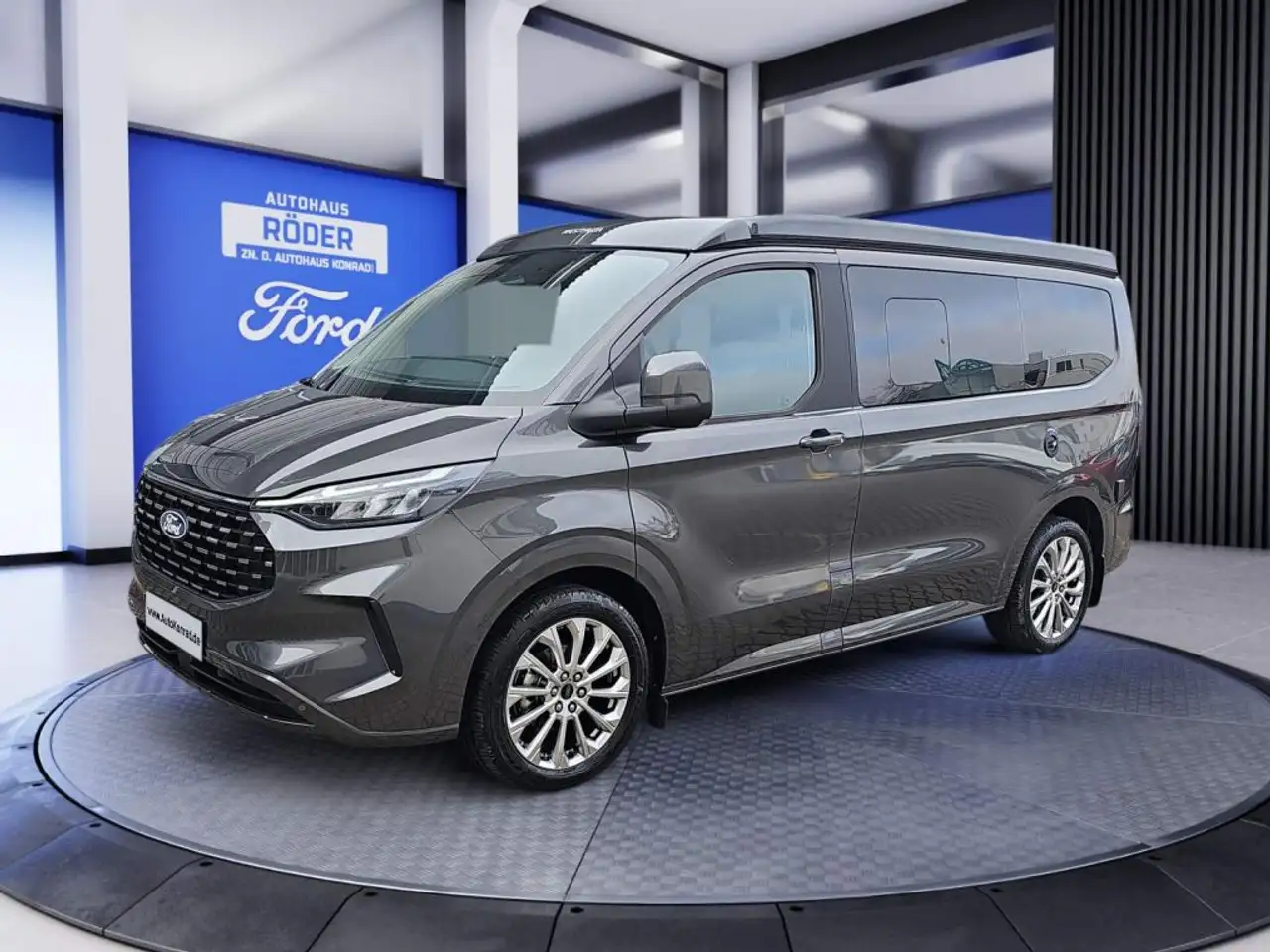 Ford Nugget 320 L1 Autm. Titanium — photo 1 of 22