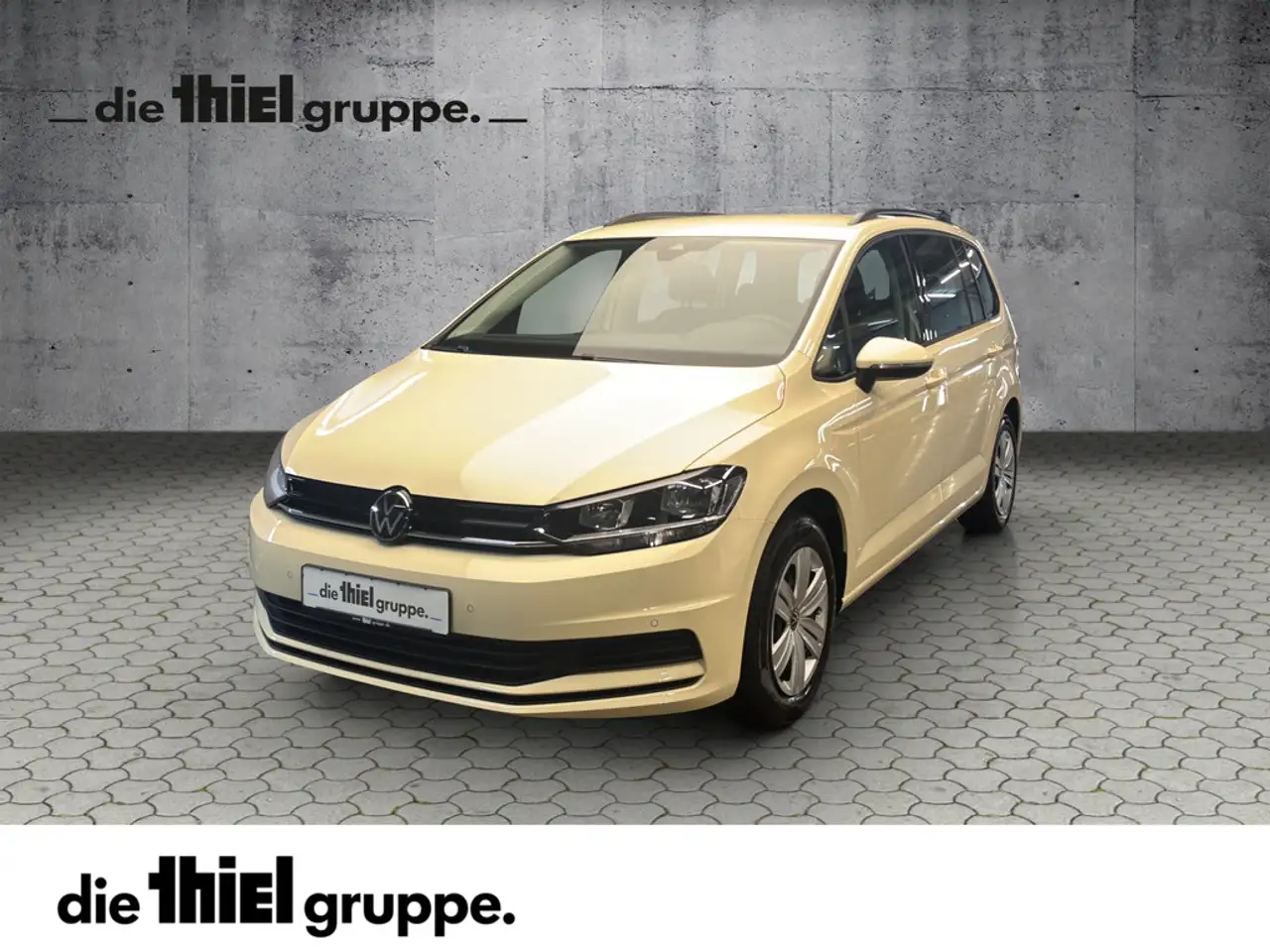 Volkswagen Touran Trendline 2,0 l TDI DSG Taxi — photo 1 of 15