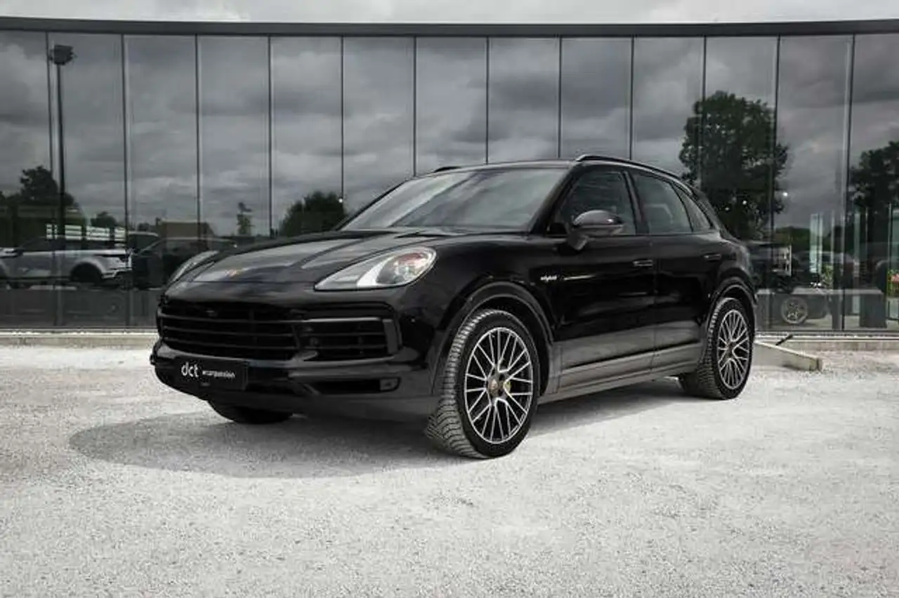 Porsche Cayenne 3.0i V6 e-Hybrid Pano BOSE Airsusp 21' — photo 1 of 15