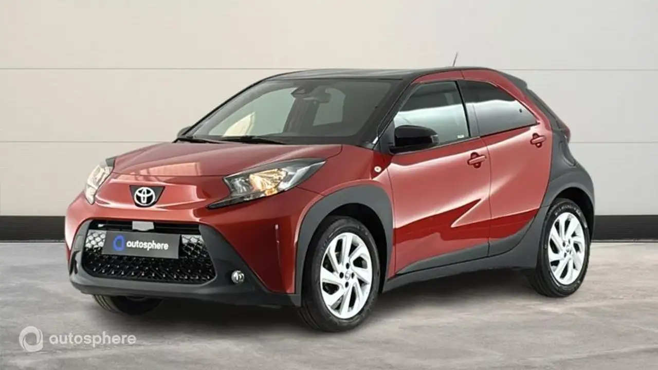 Toyota Aygo X 1.0 VVT-i 72ch Design S-CVT — photo 1 of 20