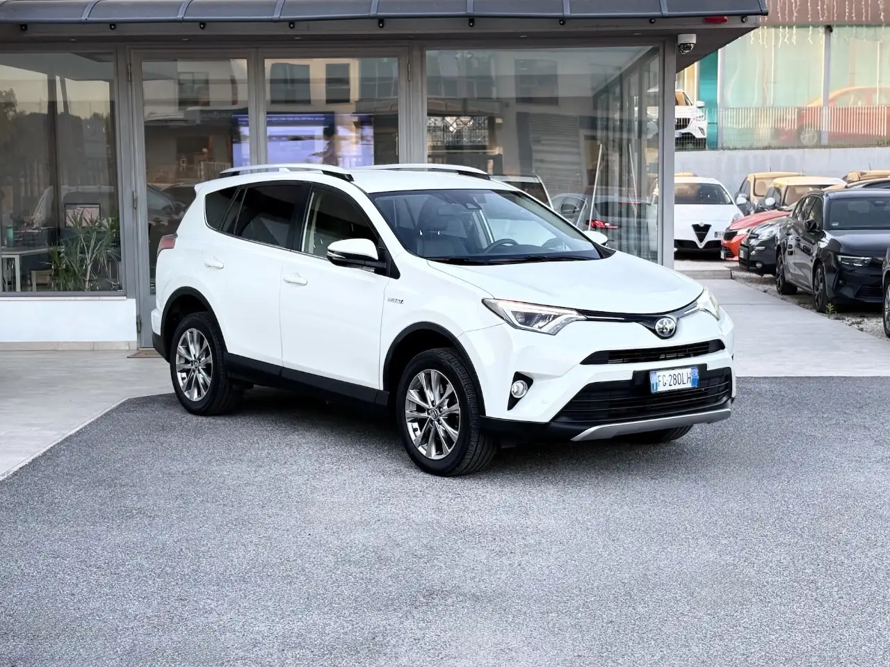 Toyota RAV 4 2.5 Hybrid 155CV E6 - 2016 — photo 1 of 13