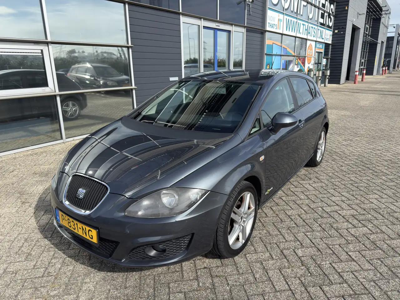 SEAT Leon 1.2 TSI Eco. Style — photo 1 of 10