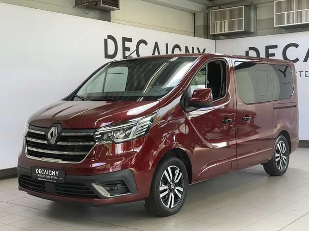Renault Trafic 2.0 dCi 150PK Spaceclass 7seater *Leder*Camera*... — photo 1 of 32