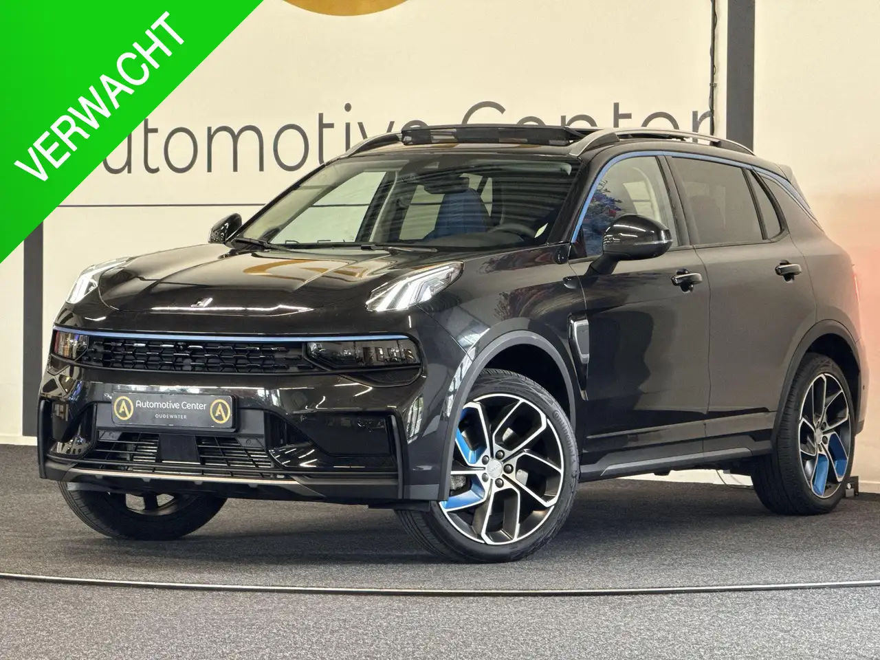 Lynk & Co 01 1.5 PHEV MY23 | 6,6 KWH | PANO | ZWARTE HEMEL | 36 — photo 1 of 40
