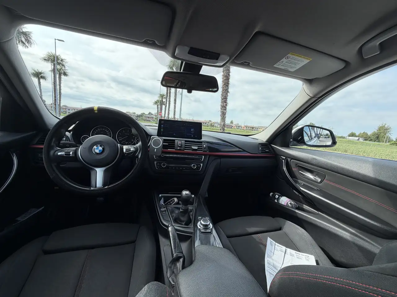 BMW 318 318d Touring Sport — photo 1 of 8