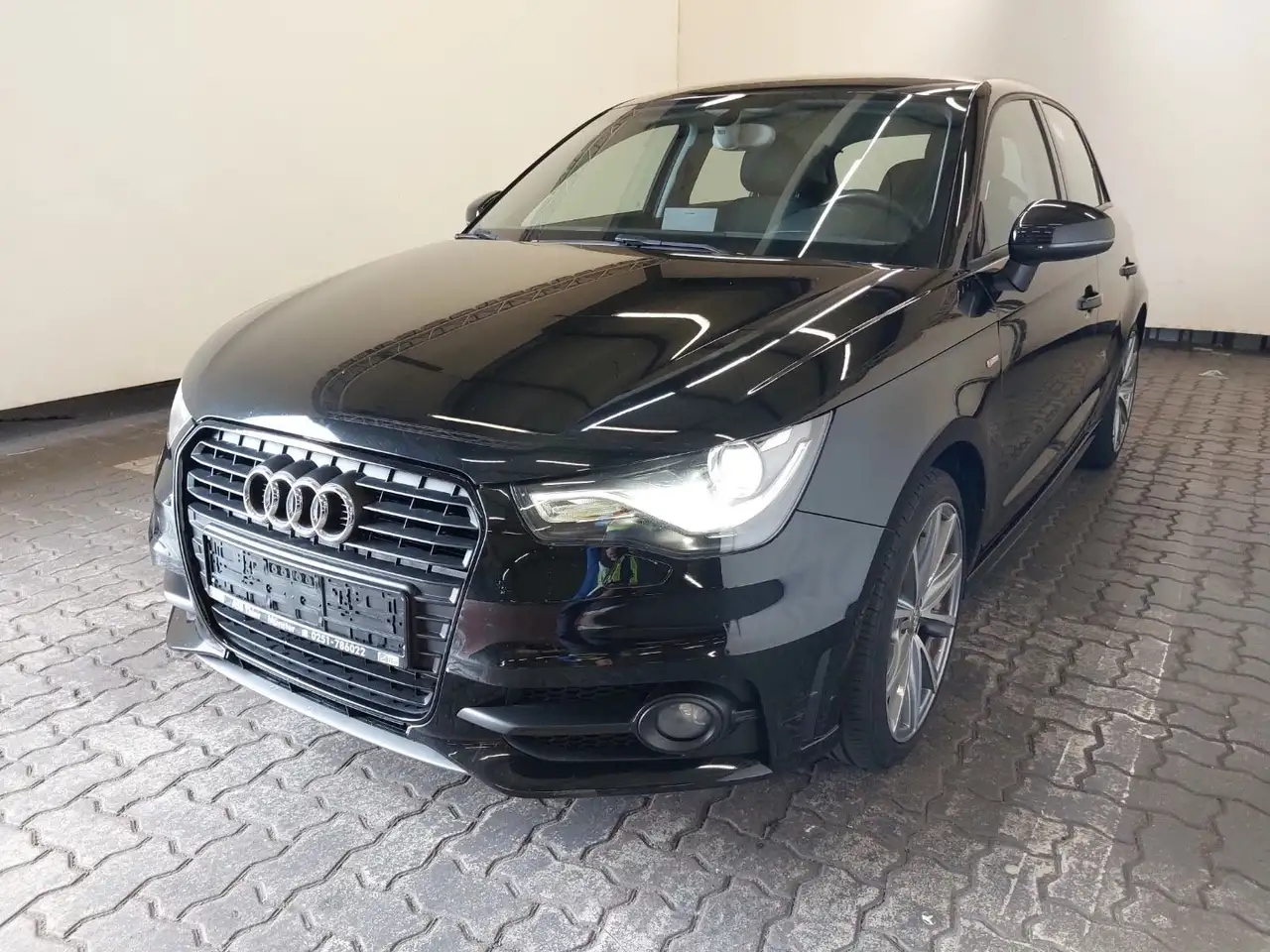 Audi A1 Sportback admired S-Line°Xenon° — photo 1 of 14