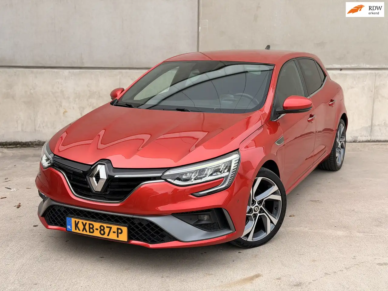 Renault Megane E-Tech 1.6 R.S. Line 18'' Virtual HUD Camera LED ACC Stoe — photo 1 of 38
