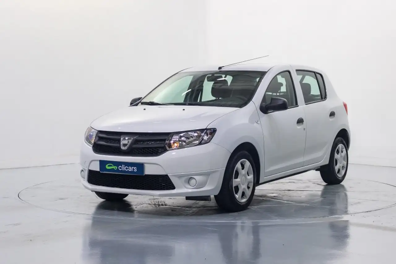 Dacia Sandero 1.2 Ambiance 75 — photo 1 of 31