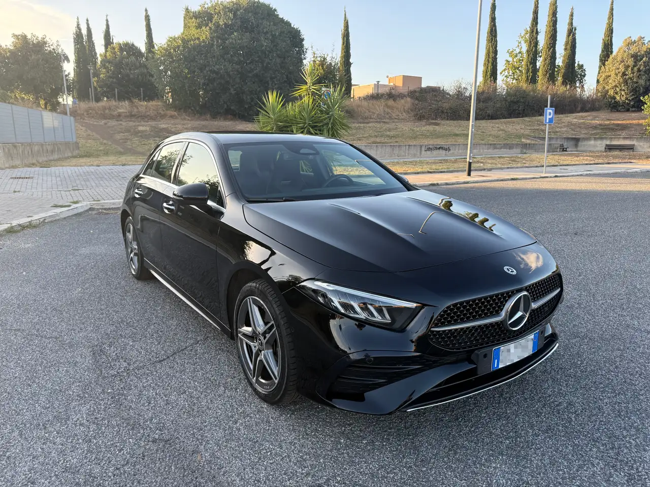Mercedes-Benz A 250 e phev AMG Line Advanced Plus auto — photo 1 of 15