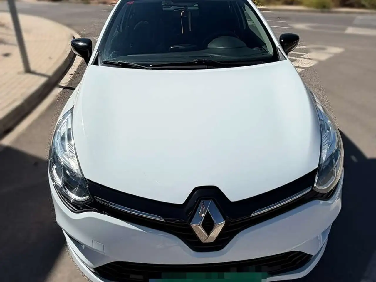 Renault Clio TCe Limited 55kW — photo 1 of 15
