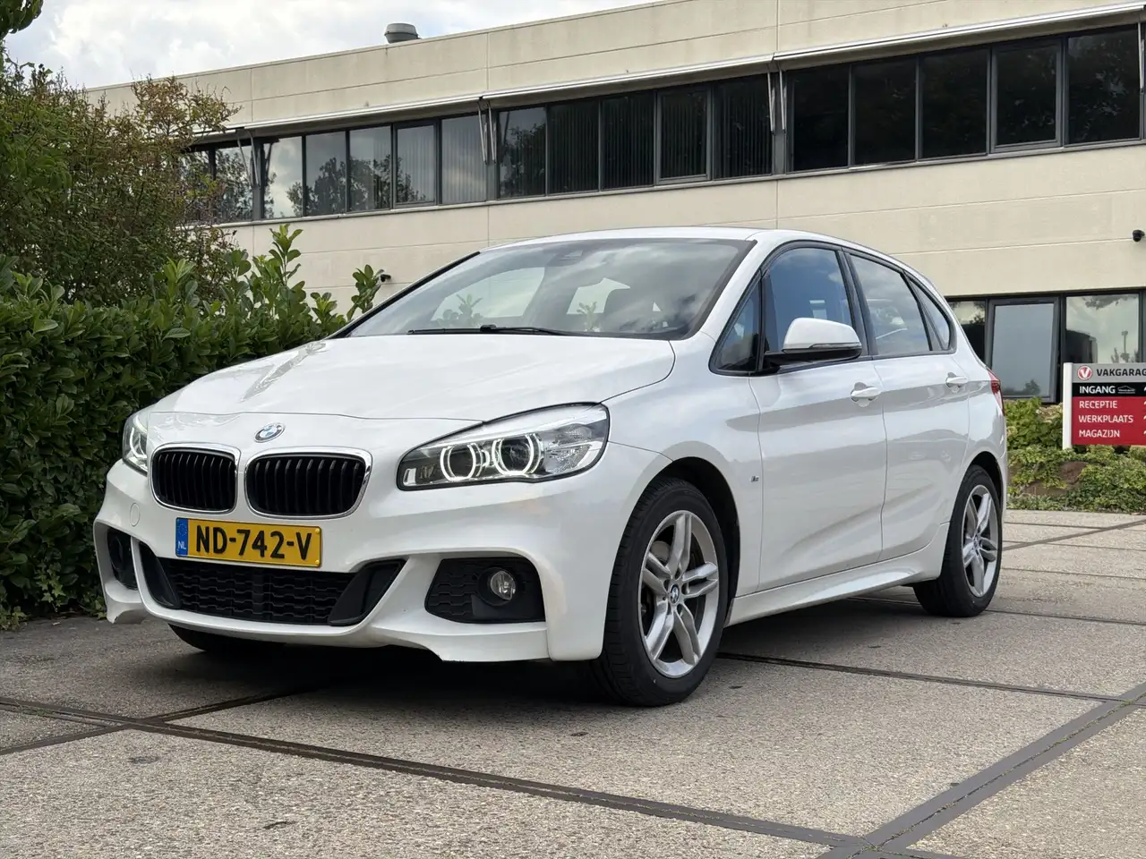 BMW 218 2-serie Active Tourer 218i Centennial Executive |S — photo 1 of 31