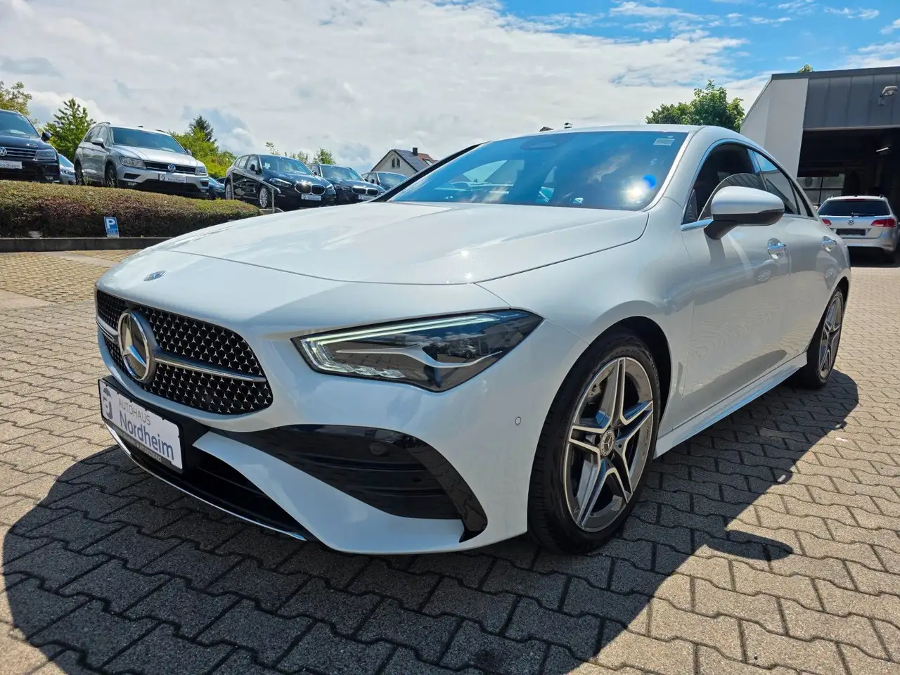 Mercedes-Benz CLA 200 d Kamera/LED/AMG Line — photo 1 of 24