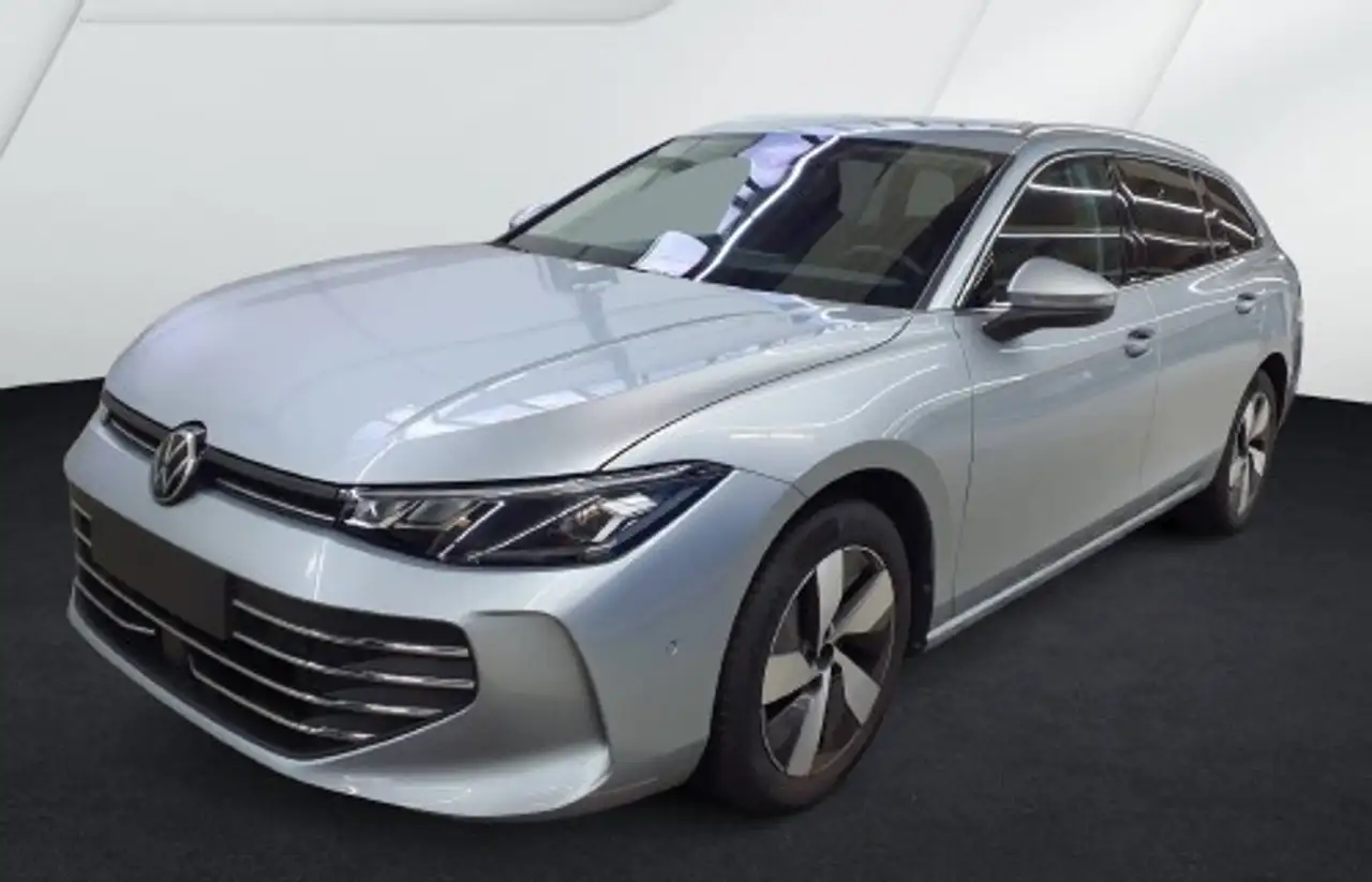 Volkswagen Passat Variant 1.5 eTSI DSG Business AHK KAMERA — photo 1 of 4