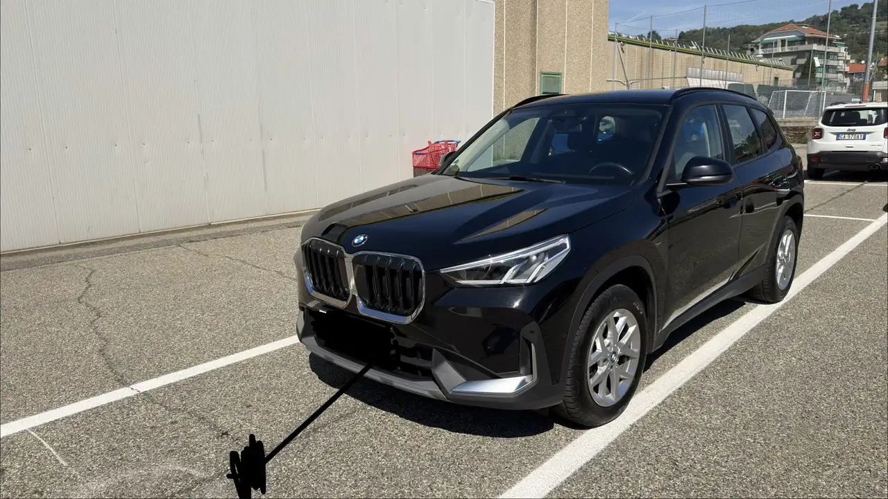 BMW X1 sdrive18d auto — photo 1 of 7