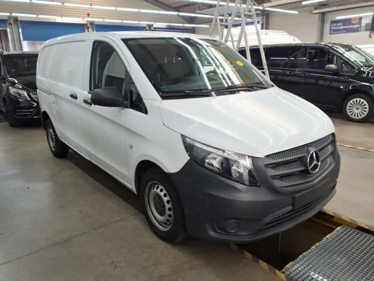 Mercedes-Benz Vito Vito 111 CDI Klima/El.Paket/R-Kamera — photo 1 of 9