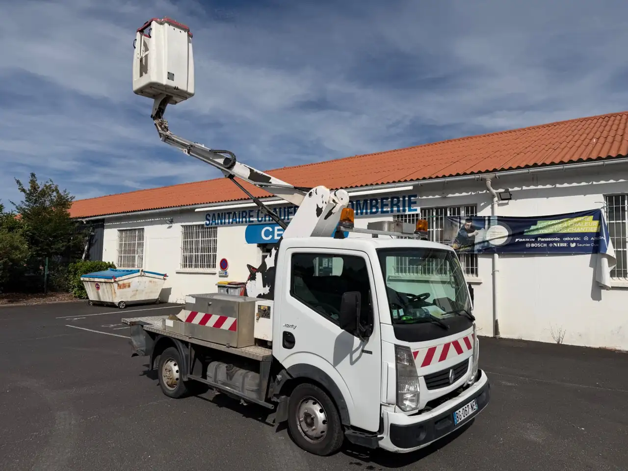 Renault 2.5 DCI — photo 1 of 4