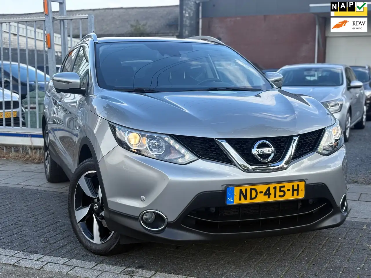 Nissan Qashqai 1.2 N-Connecta | Panoramadak | Trekhaak | A.Camera — photo 1 of 40