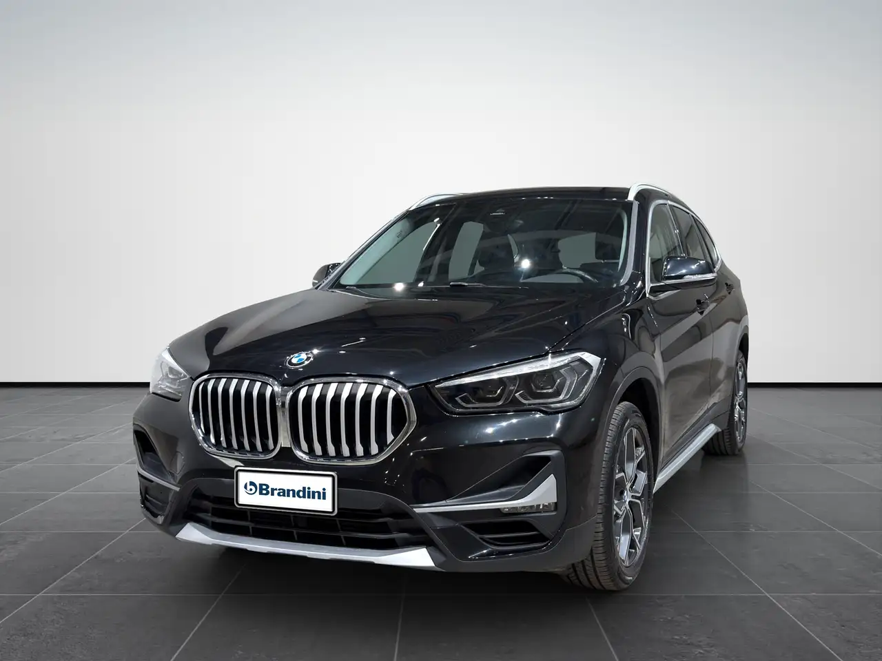 BMW X1 sdrive18i xLine 140cv auto — photo 1 of 15