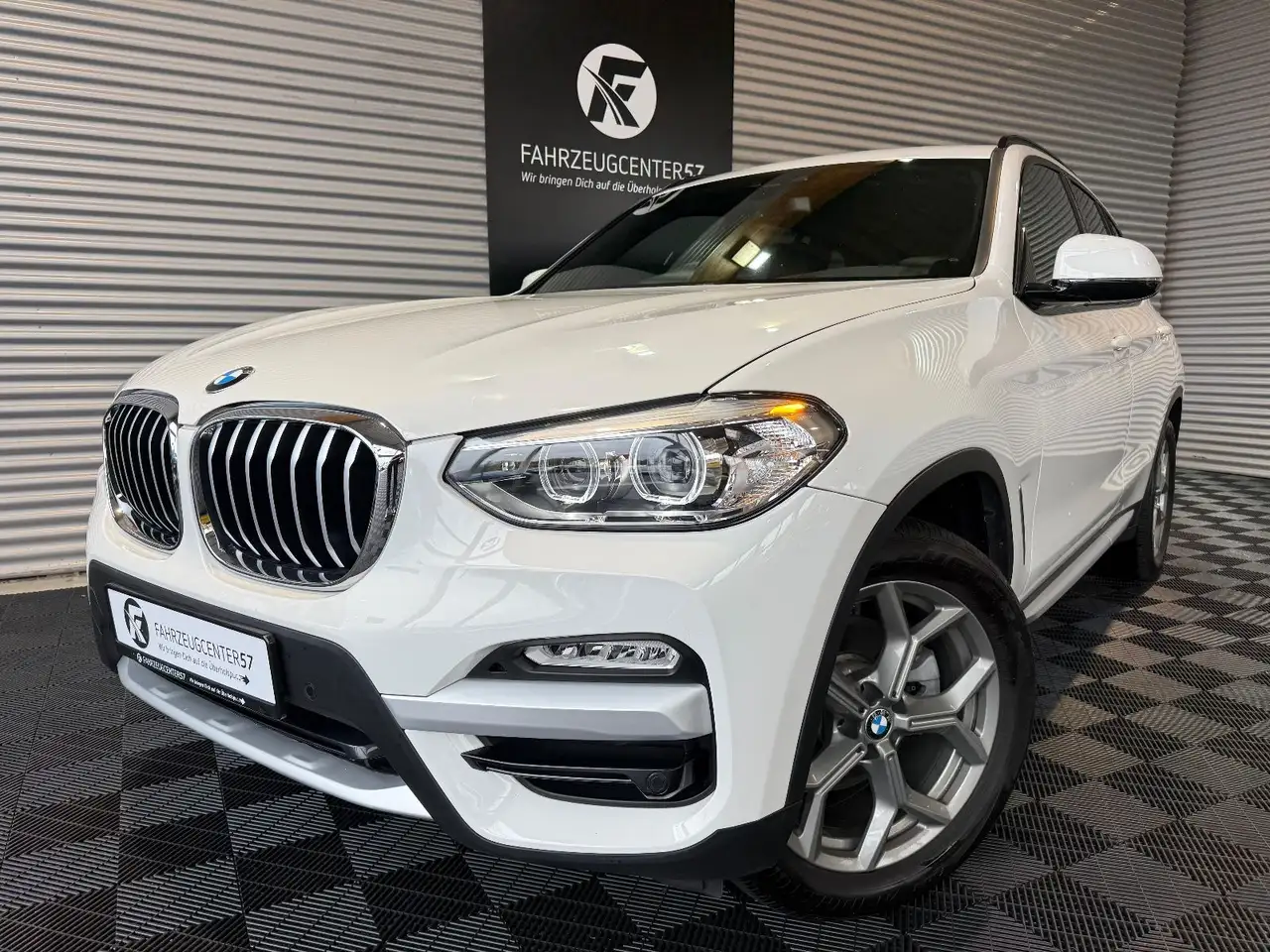 BMW X3 sDrive30i xLine/RFK/CARPLAY/LED/NAVI — photo 1 of 20