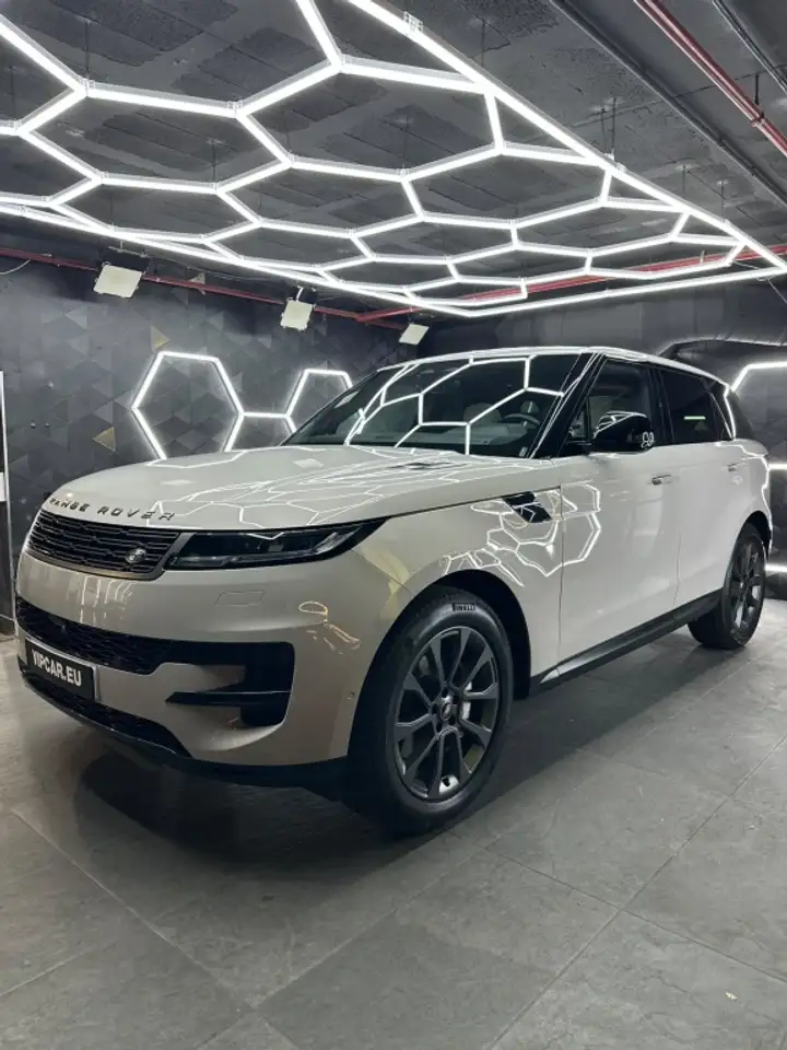Land Rover Range Rover Sport 3.0D TD6 MHEV SE 300 — photo 1 of 12