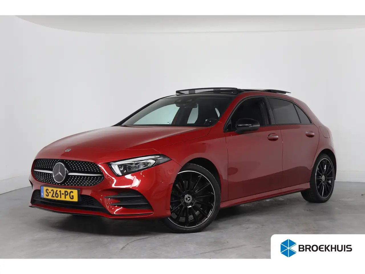 Mercedes-Benz A 250 e AMG Line | Open Dak | Sfeerverlichting | Trekhaa — photo 1 of 40