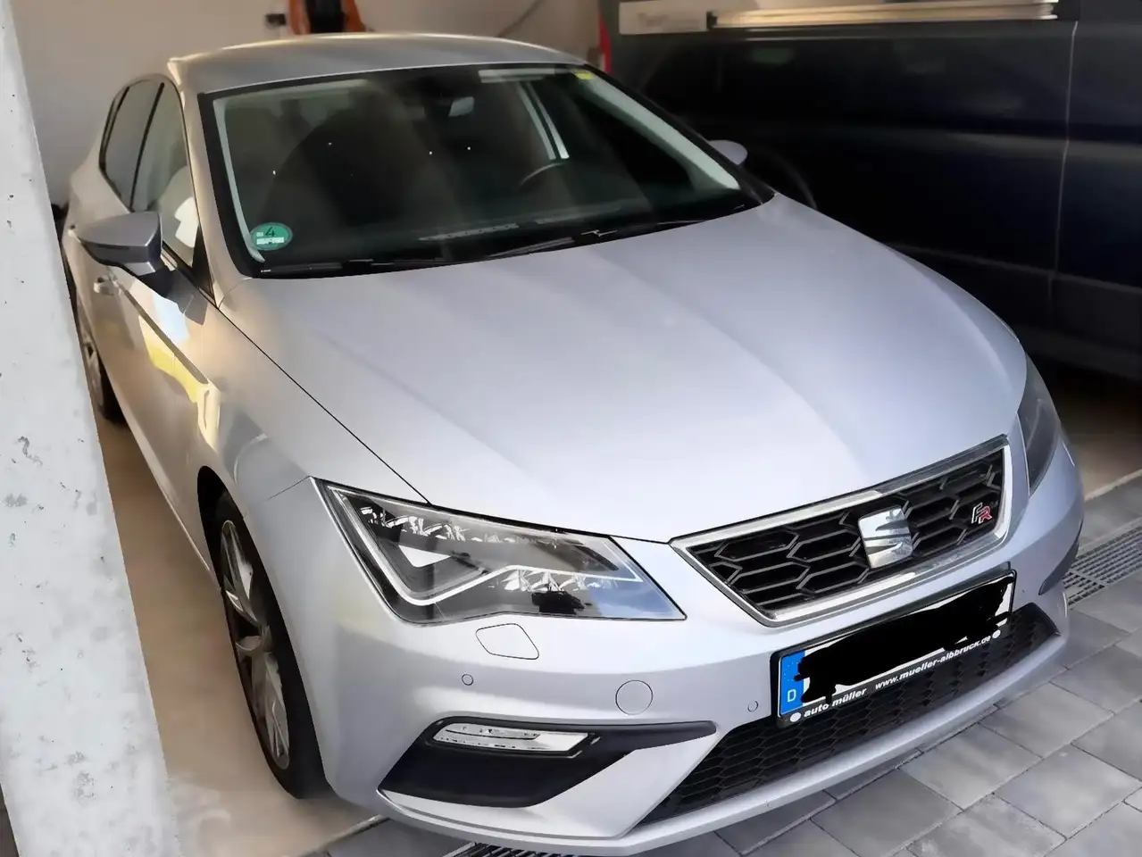 SEAT Leon Leon 1.4 TSI Start — photo 1 of 15