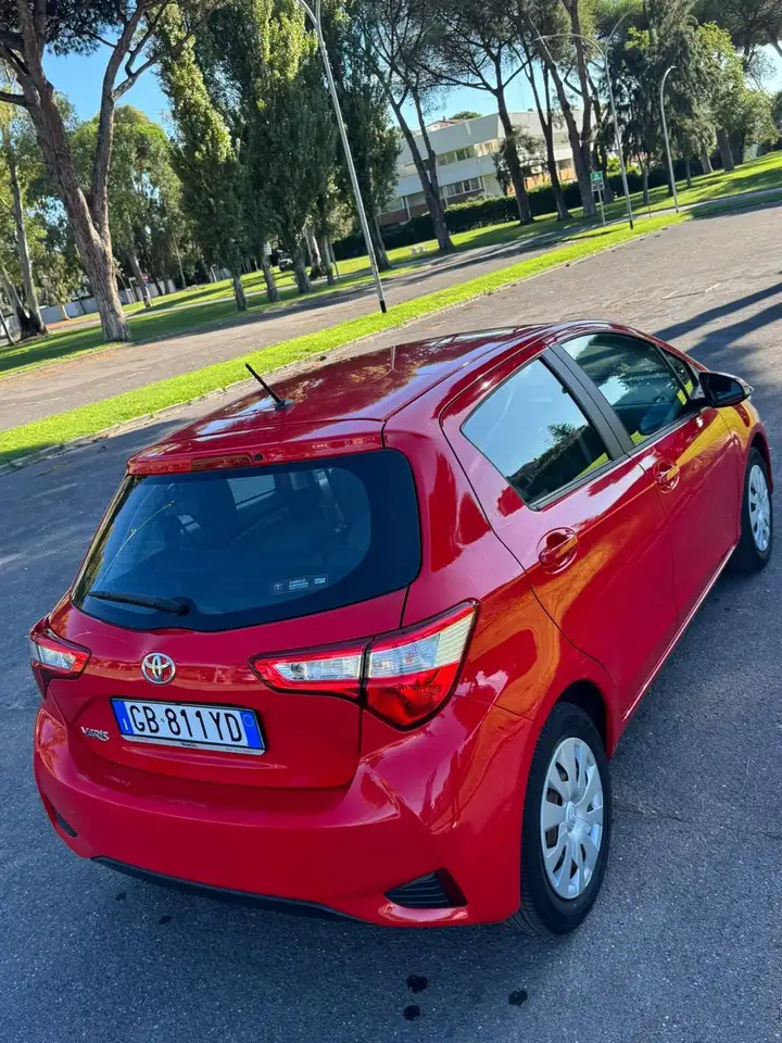 Toyota Yaris Yaris III 2017 5p 1.0 Cool my18 — photo 1 of 9