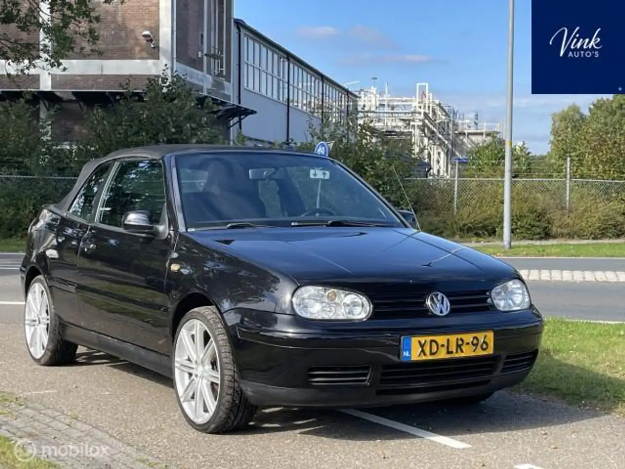 Volkswagen Golf Cabriolet 1.8 Trendline — photo 1 of 14