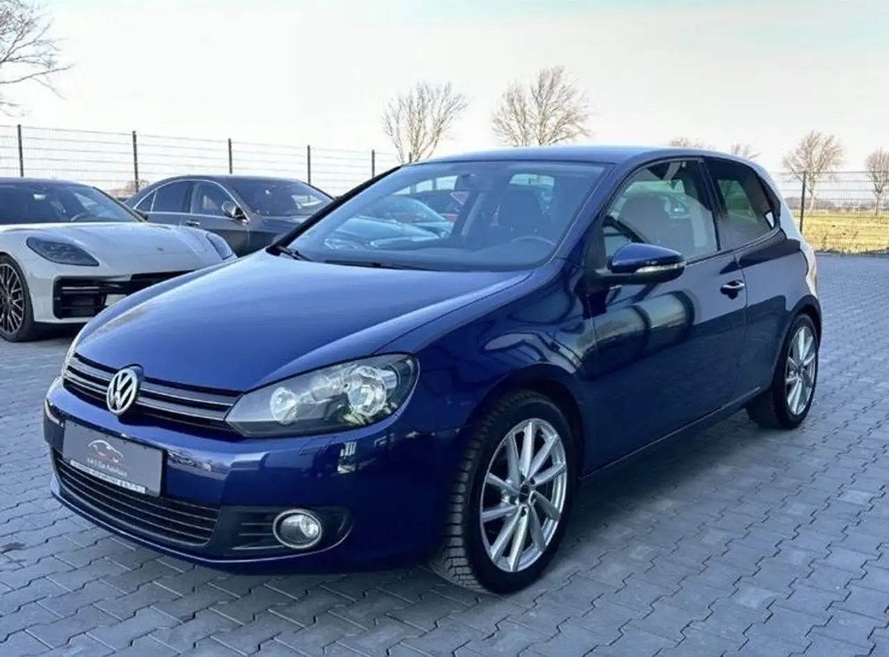 Volkswagen Golf 2.0 TDI DPF DSG Comfortline — photo 1 of 11